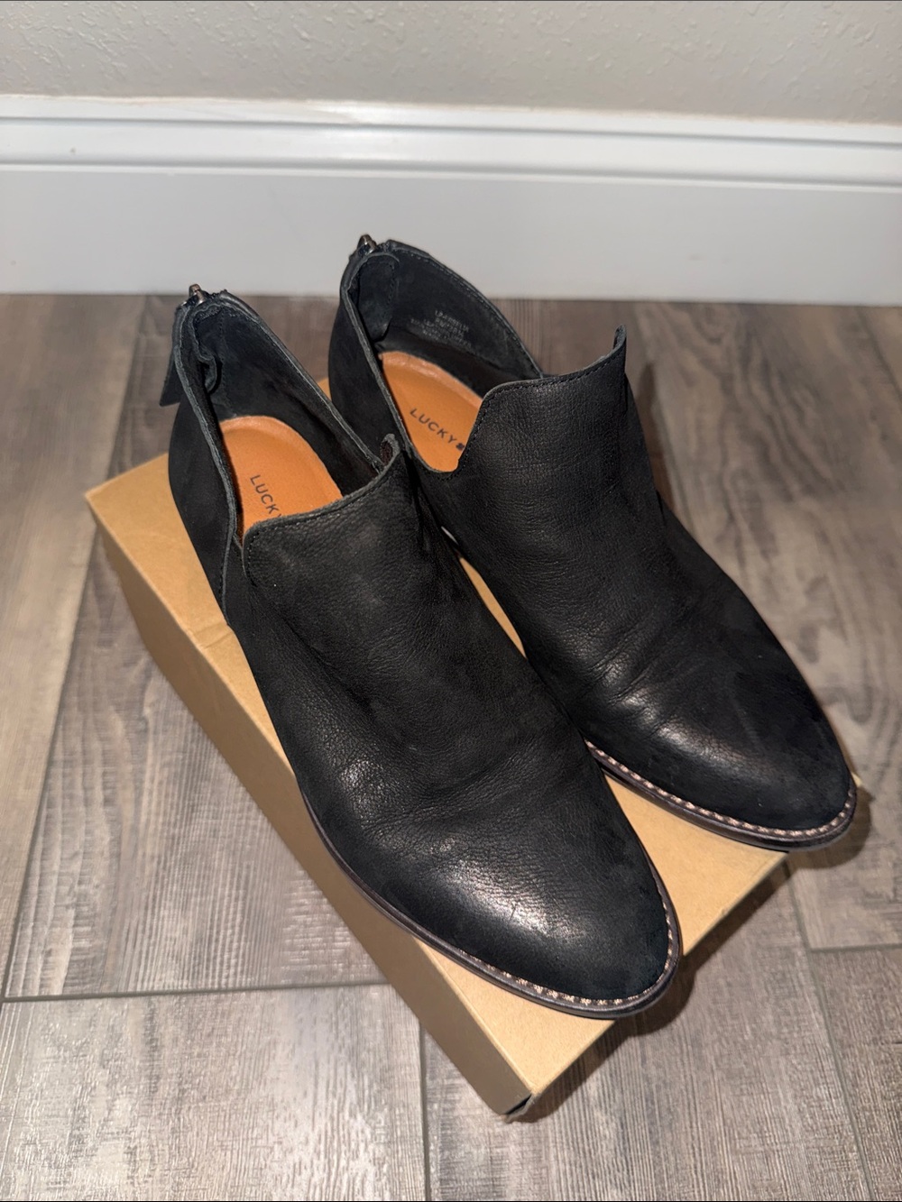 Lucky Brand Women’s 8M Black Leather Ankle Booties